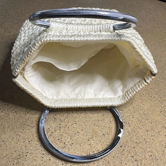 Vintage 70s Macrame Frame Handbag Tote with Lucite Handles Off White - Picture 5 of 16
